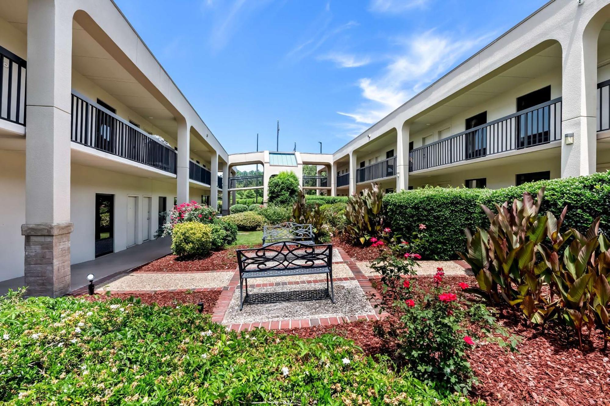 Surestay Plus Hotel By Best Western Southern Pines Pinehurst Exterior photo