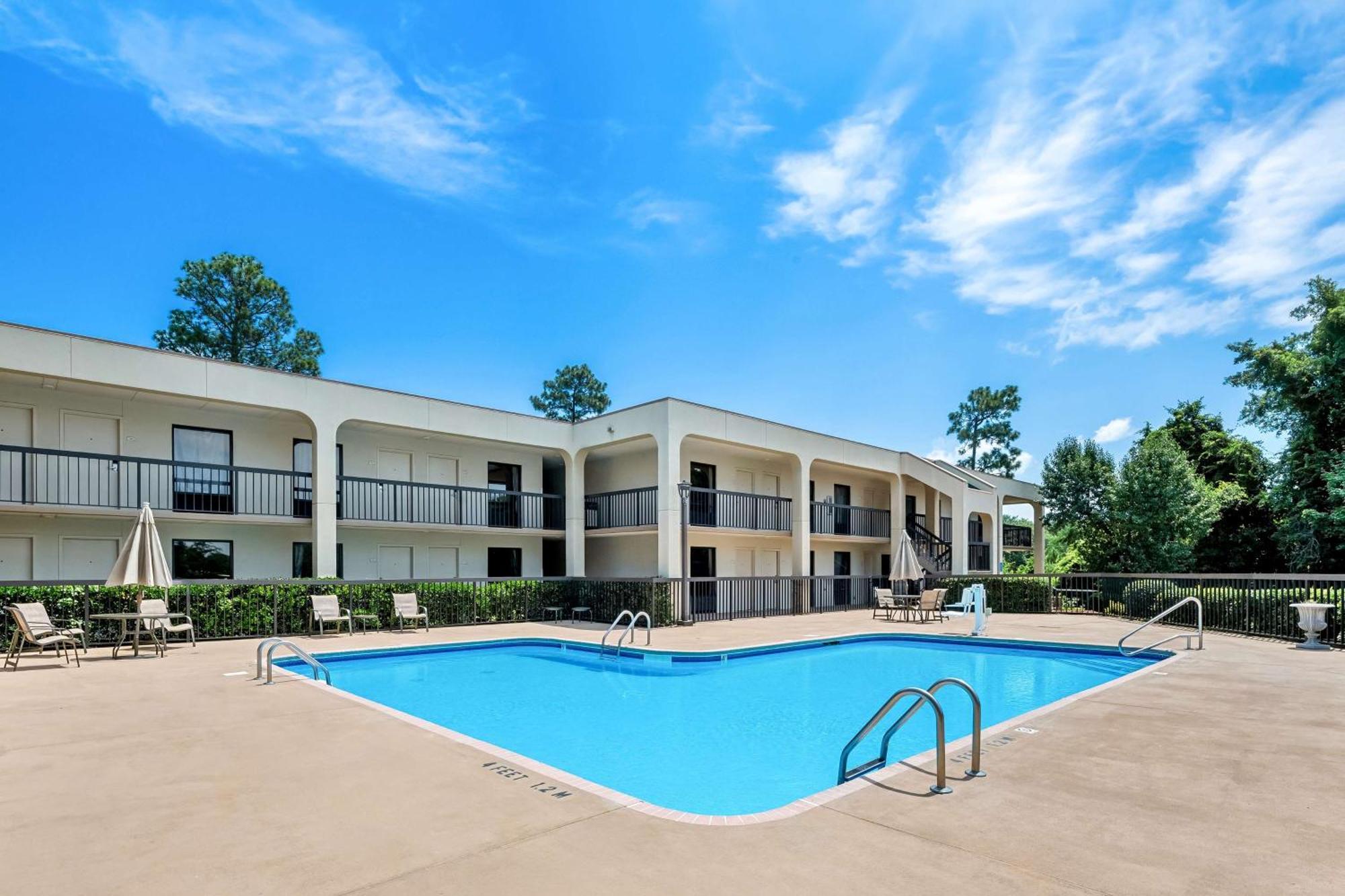 Surestay Plus Hotel By Best Western Southern Pines Pinehurst Exterior photo