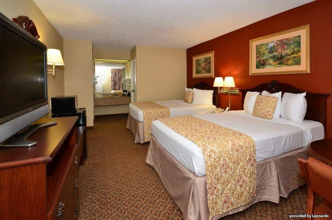 Surestay Plus Hotel By Best Western Southern Pines Pinehurst Room photo