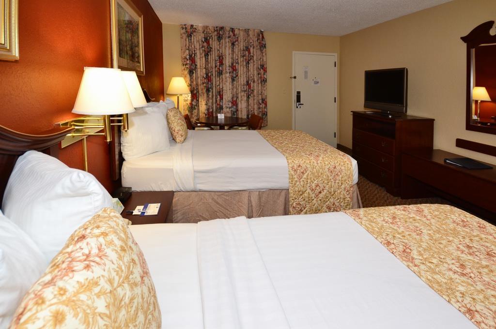 Surestay Plus Hotel By Best Western Southern Pines Pinehurst Room photo